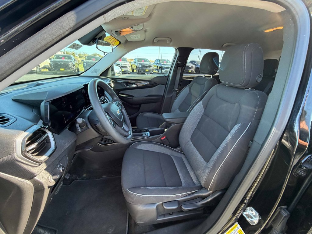 Used 2025 Chevrolet TrailBlazer LT FWD image 18