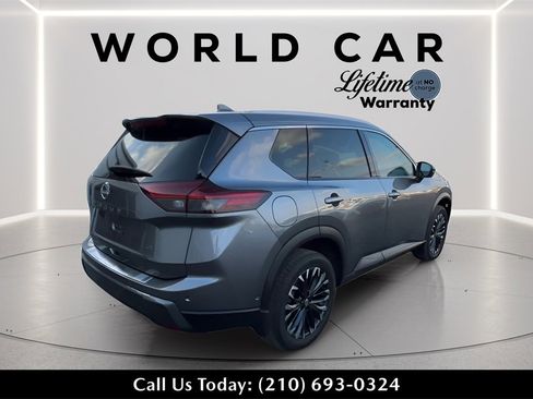 Used 2025 Nissan Rogue SL w/ Tech Package image 7