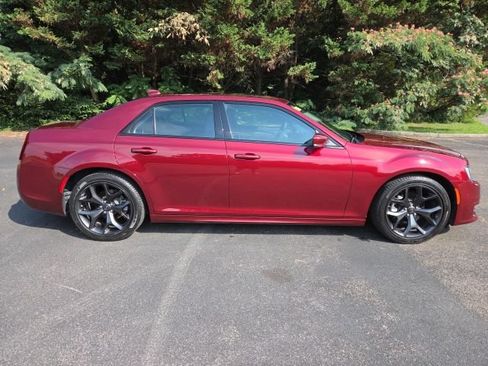 Used 2023 Chrysler 300 Touring L w/ Popular Equipment Group RWD image 5