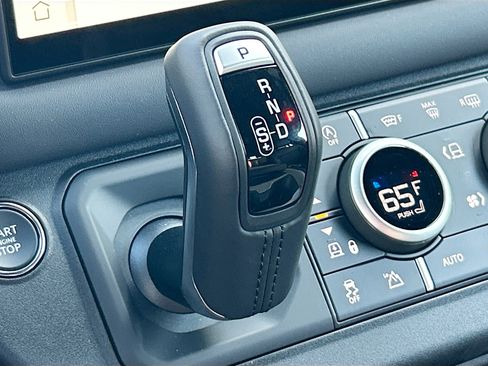 New 2025 Land Rover Defender 90 V8 image 25