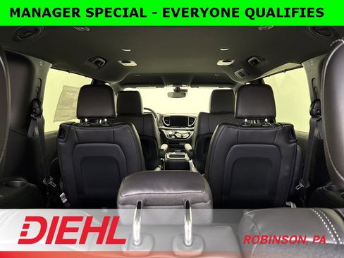 New 2026 Chrysler Pacifica Select w/ S Appearance Package image 10