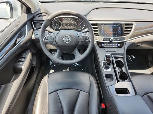 Used 2017 Buick LaCrosse Essence FWD image 11
