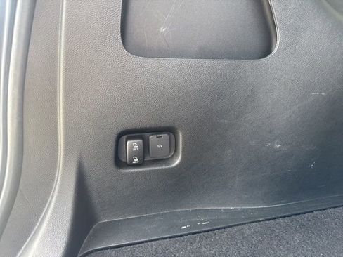 Used 2022 Ford Edge Titanium w/ Class II Trailer Tow Package image 12