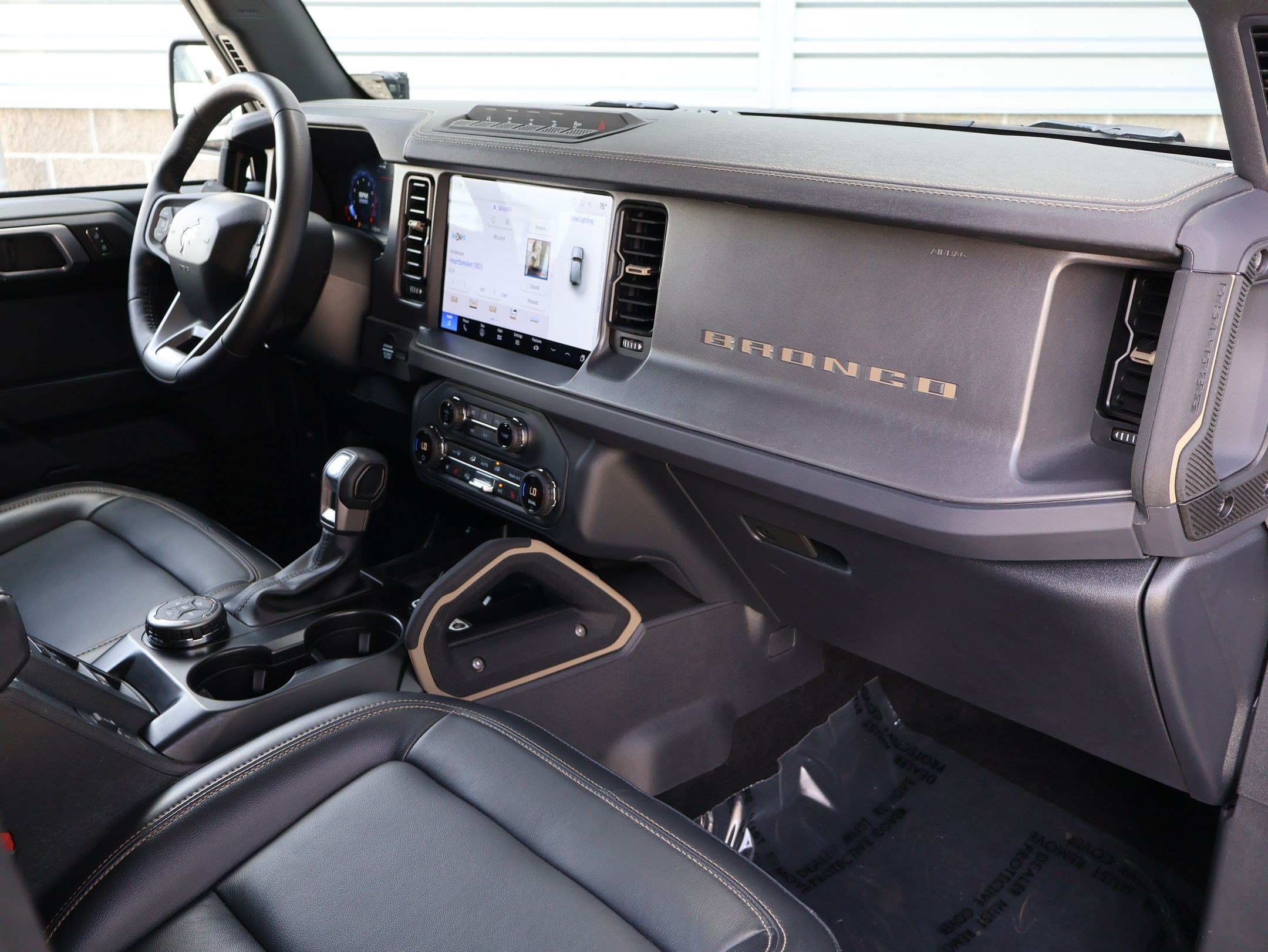 Used 2025 Ford Bronco Badlands AWD/4WD image 32