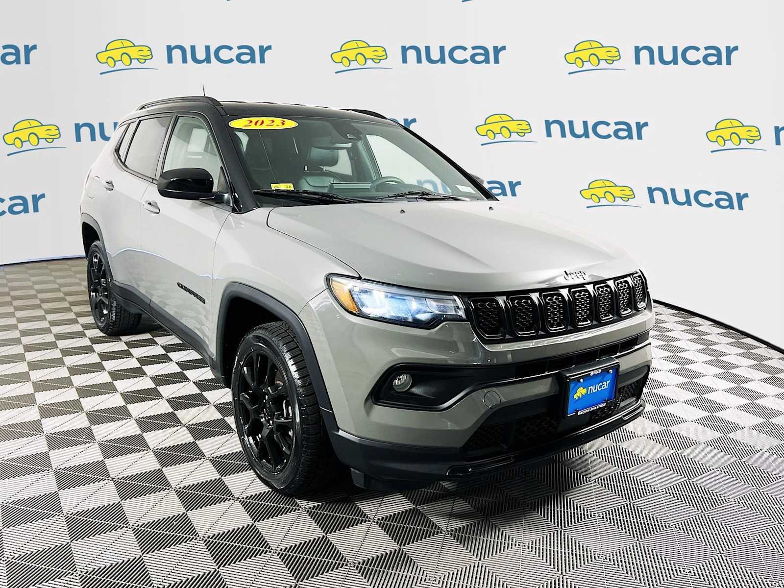 Used 2023 Jeep Compass Latitude AWD/4WD image 1