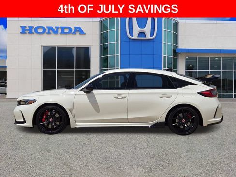 Used 2025 Honda Civic Type R image 6