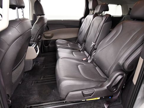 Certified 2026 Kia Carnival EX FWD image 15