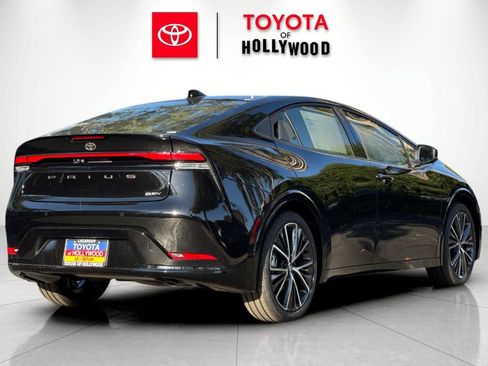 New 2027 Toyota Prius Limited FWD image 4