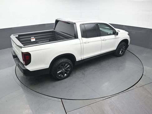 Used 2025 Honda Ridgeline Sport image 39