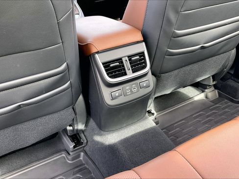 Used 2025 Subaru Legacy Touring XT image 24