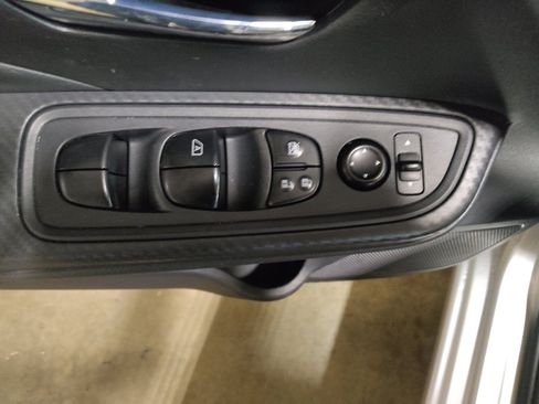 Used 2025 Nissan Versa SV FWD image 27