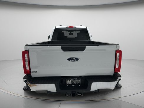 New 2026 Ford F250 XLT w/ FX4 Off-Road Package AWD/4WD image 6