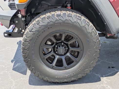 Used 2021 Jeep Gladiator Mojave AWD/4WD image 10