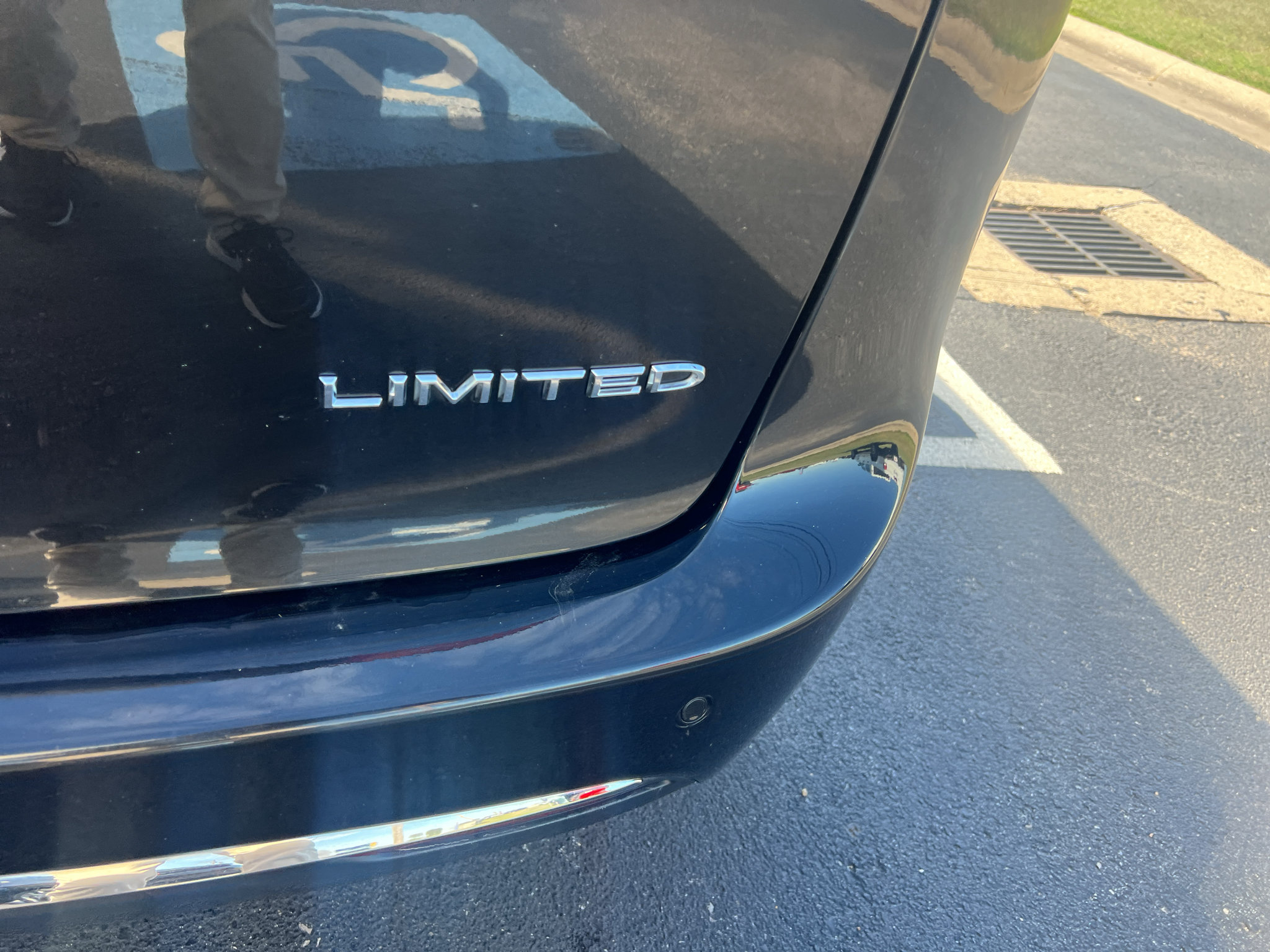 Used 2023 Chrysler Pacifica Limited FWD image 11