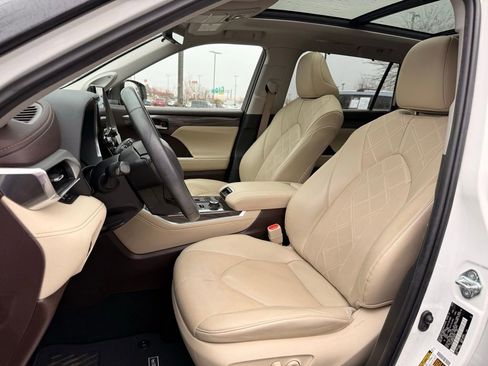 Used 2022 Toyota Highlander Platinum image 30