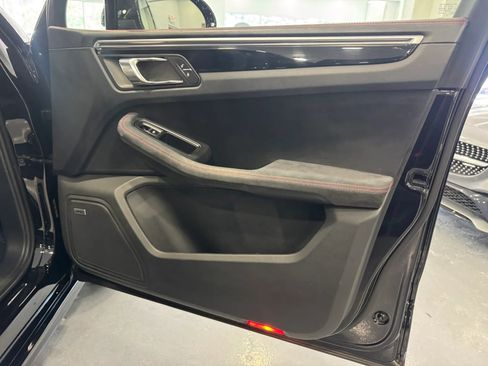 Used 2017 Porsche Macan GTS AWD/4WD image 22