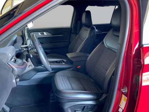 Used 2025 Ford Explorer ST-Line w/ Premium Package RWD image 8