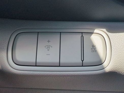 New 2026 Hyundai Venue SEL FWD image 28