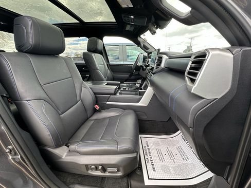 Used 2024 Toyota Tundra Platinum AWD/4WD image 28
