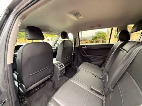 Used 2018 Volkswagen Tiguan SE AWD/4WD image 37