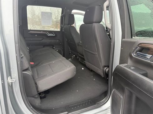 Used 2024 Chevrolet Silverado 2500 LT image 27