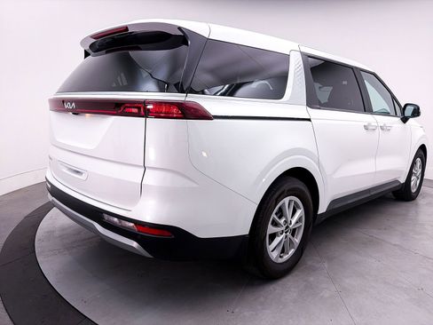 Used 2024 Kia Carnival LX FWD image 14
