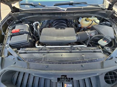 Used 2022 Chevrolet Tahoe Z71 w/ Luxury Package image 32