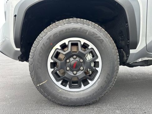 New 2025 Toyota Tacoma TRD Off-Road image 10