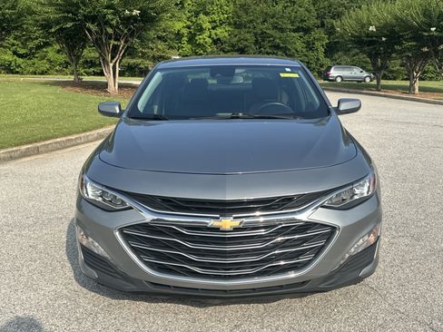 Used 2024 Chevrolet Malibu LT FWD image 2