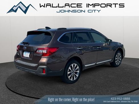 Used 2019 Subaru Outback 2.5i Touring AWD/4WD image 5