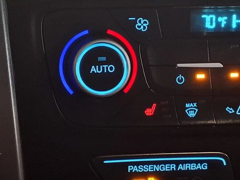Used 2019 Ford Escape SEL AWD/4WD image 22