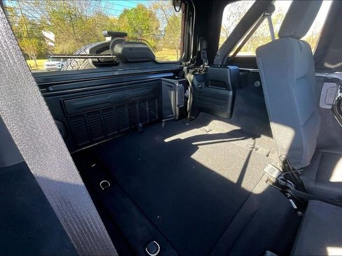 Used 2021 Jeep Wrangler Unlimited Sahara w/ Safety Group image 27