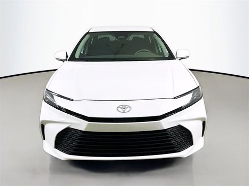 Used 2025 Toyota Camry LE image 2