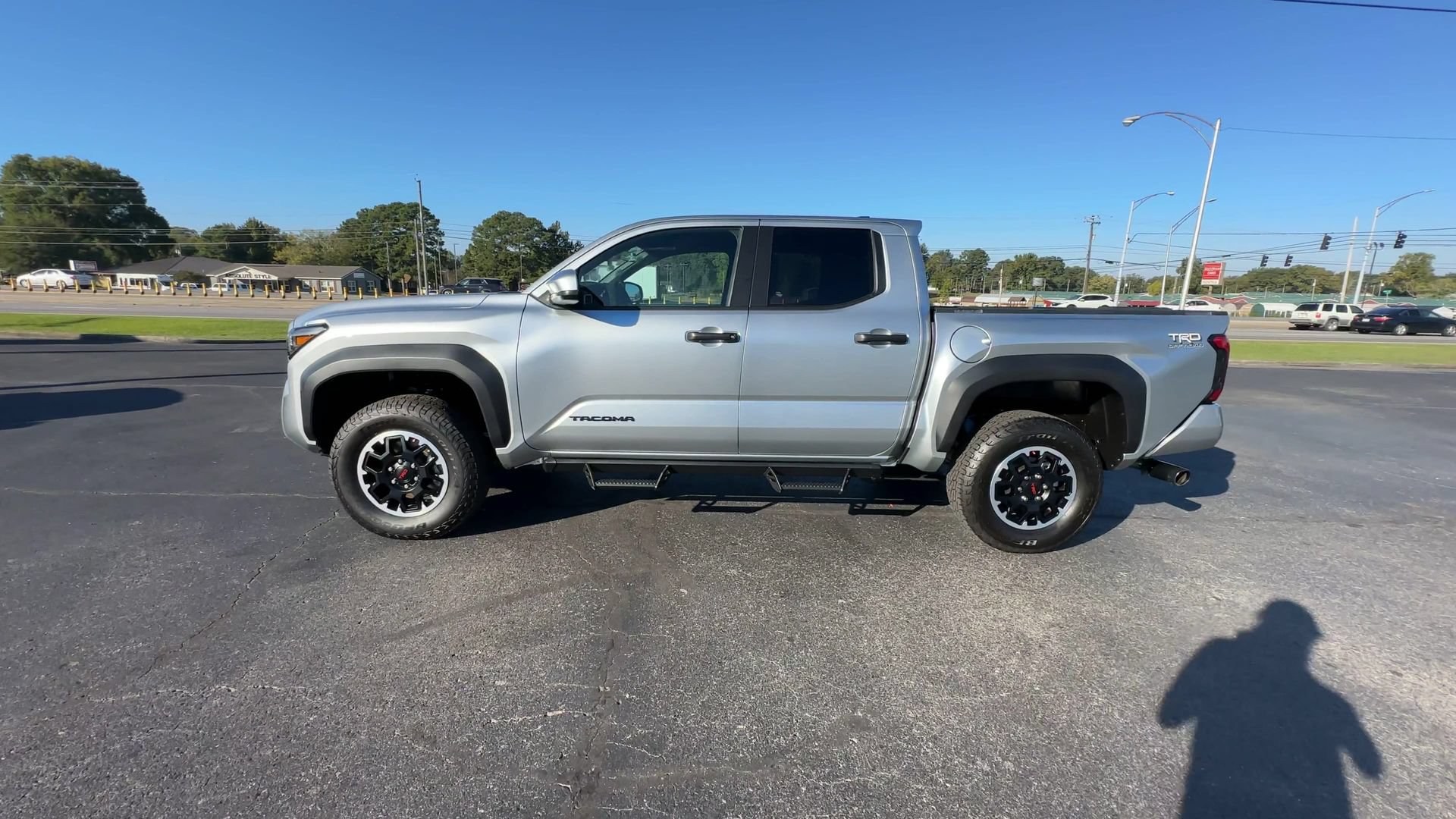 Used 2024 Toyota Tacoma TRD Off-Road AWD/4WD image 5