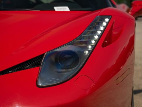 Used 2012 Ferrari 458 Italia Coupe RWD image 11