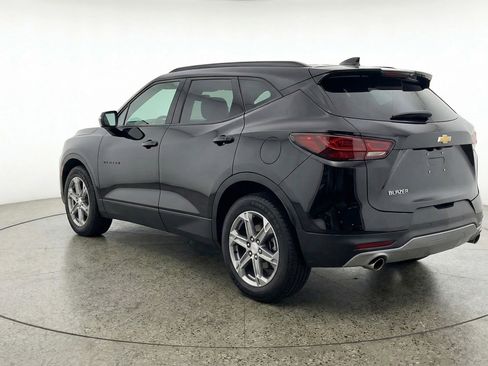 Used 2025 Chevrolet Blazer LT FWD image 6