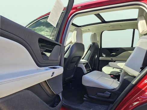 New 2026 Lincoln Aviator AWD image 22