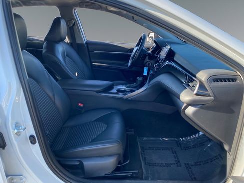 Used 2022 Toyota Camry SE image 15