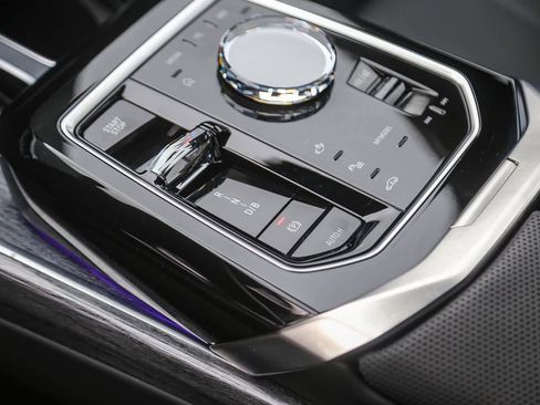 Used 2025 BMW i7 eDrive50 w/ M Sport Package image 16