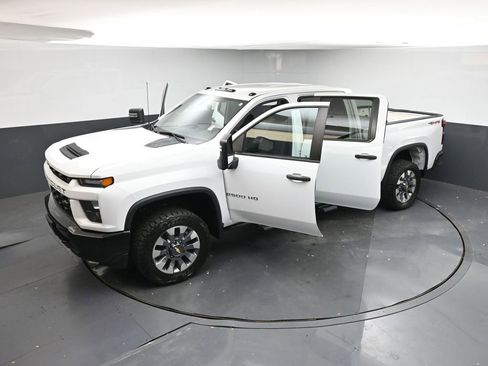 Used 2022 Chevrolet Silverado 2500 Custom w/ Custom Convenience Package image 44