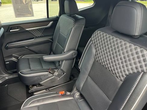 Used 2024 GMC Acadia Denali w/ LPO, Floor Liner Package AWD/4WD image 17