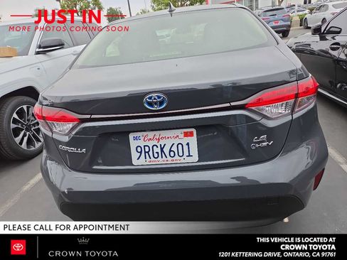 Used 2025 Toyota Corolla LE FWD image 3