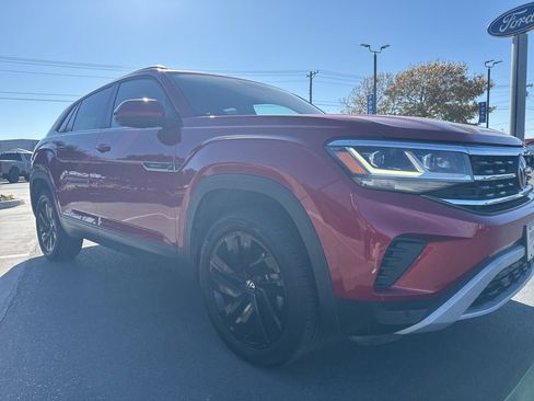 Used 2022 Volkswagen Atlas Cross Sport SE image 8