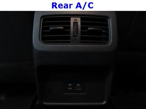 Used 2023 Nissan Rogue SV image 32