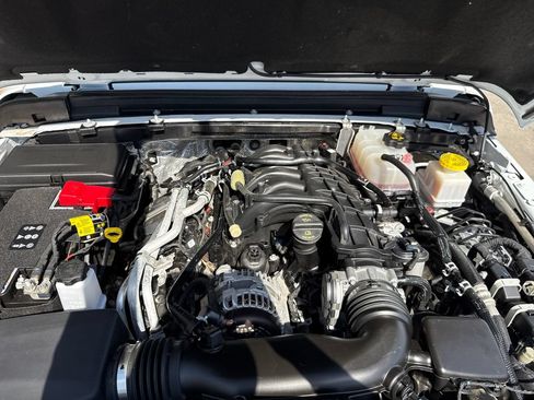 Used 2025 Jeep Gladiator Sport AWD/4WD image 22