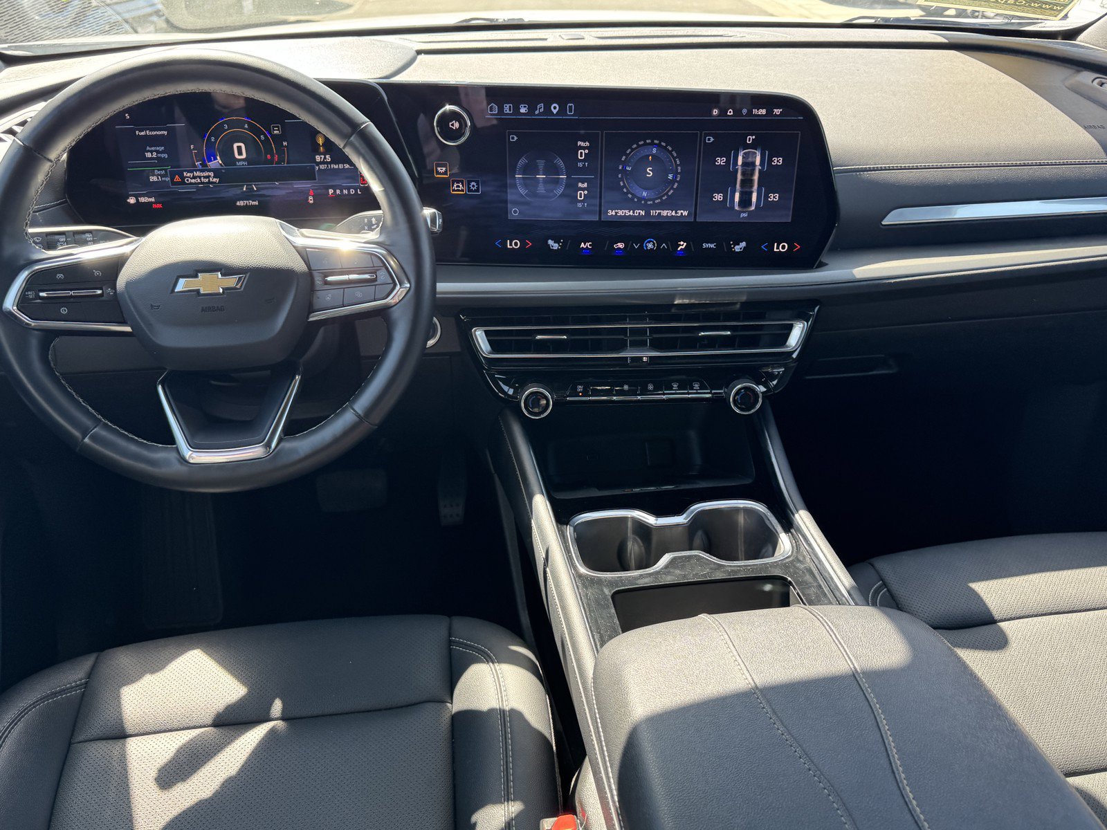 Used 2025 Chevrolet Traverse LT FWD image 17
