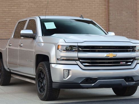 Used 2017 Chevrolet Silverado 1500 LTZ Z71 AWD/4WD image 4