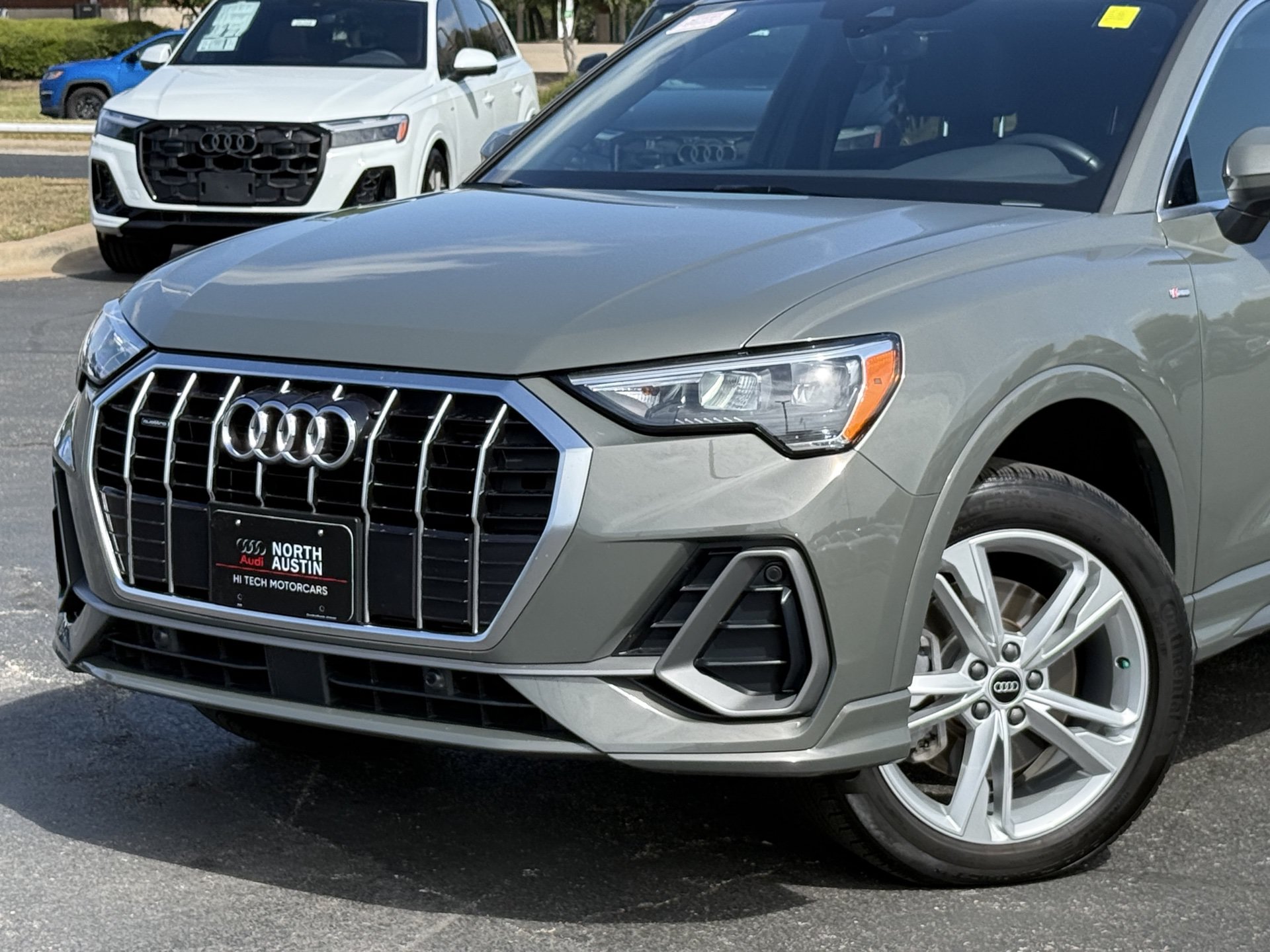 Certified 2022 Audi Q3 2.0T Premium AWD/4WD image 2