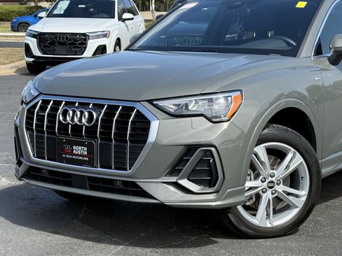 Used 2022 Audi Q3 2.0T Premium AWD/4WD image 2