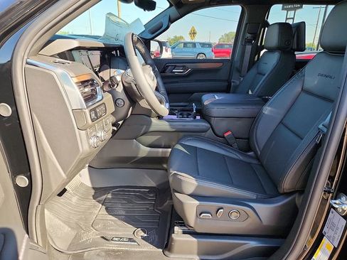 New 2026 GMC Yukon Denali w/ Denali Reserve Package image 14